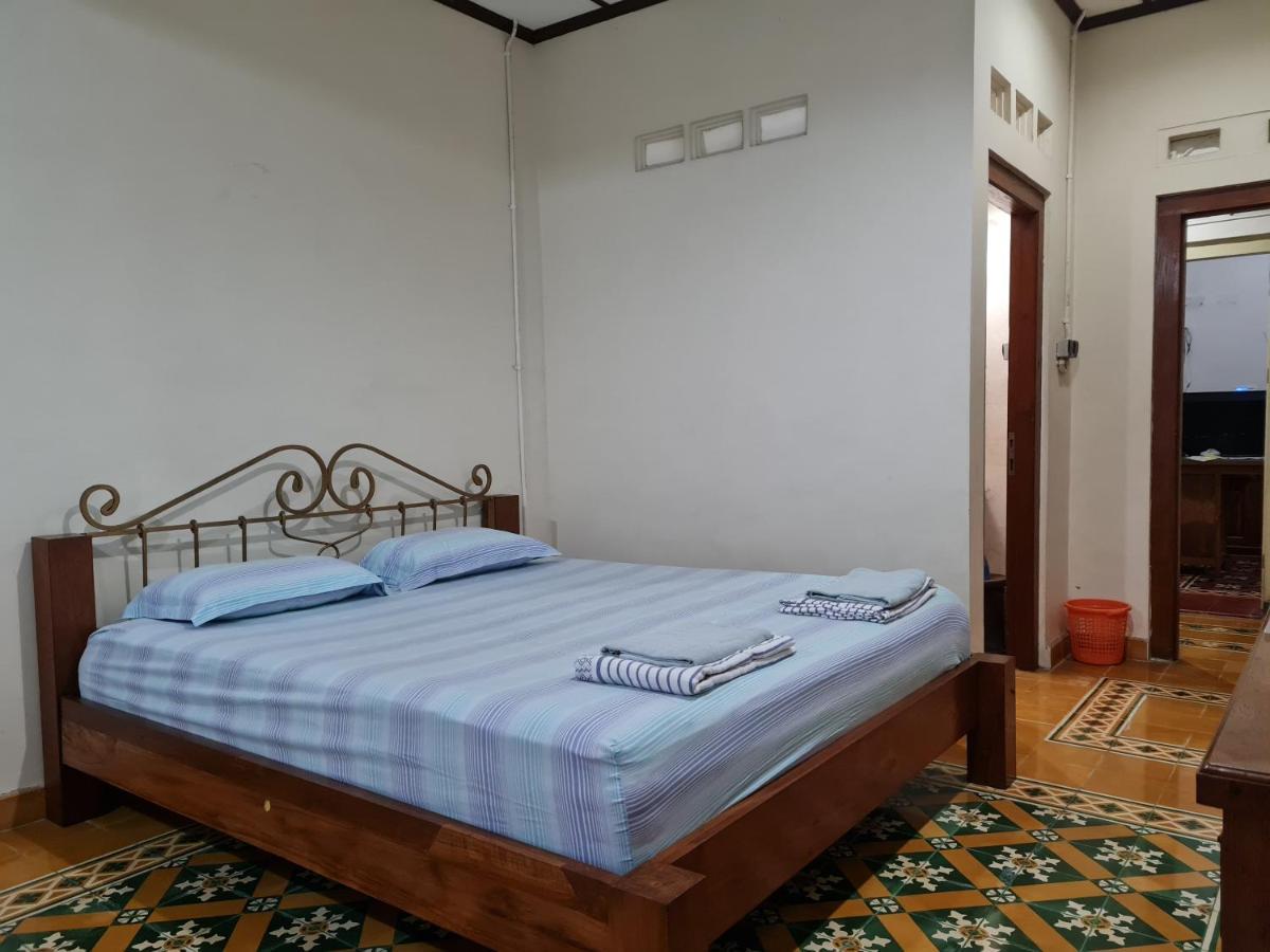 Omah Pitoe Yogya Homestay ยอกยาการ์ตา ภายนอก รูปภาพ