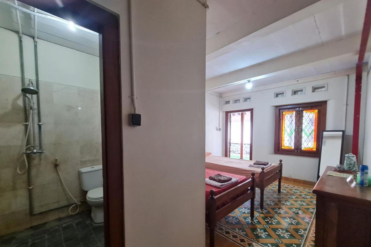 Omah Pitoe Yogya Homestay ยอกยาการ์ตา ภายนอก รูปภาพ
