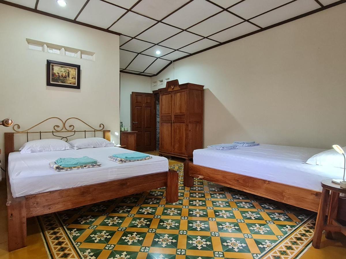Omah Pitoe Yogya Homestay ยอกยาการ์ตา ภายนอก รูปภาพ