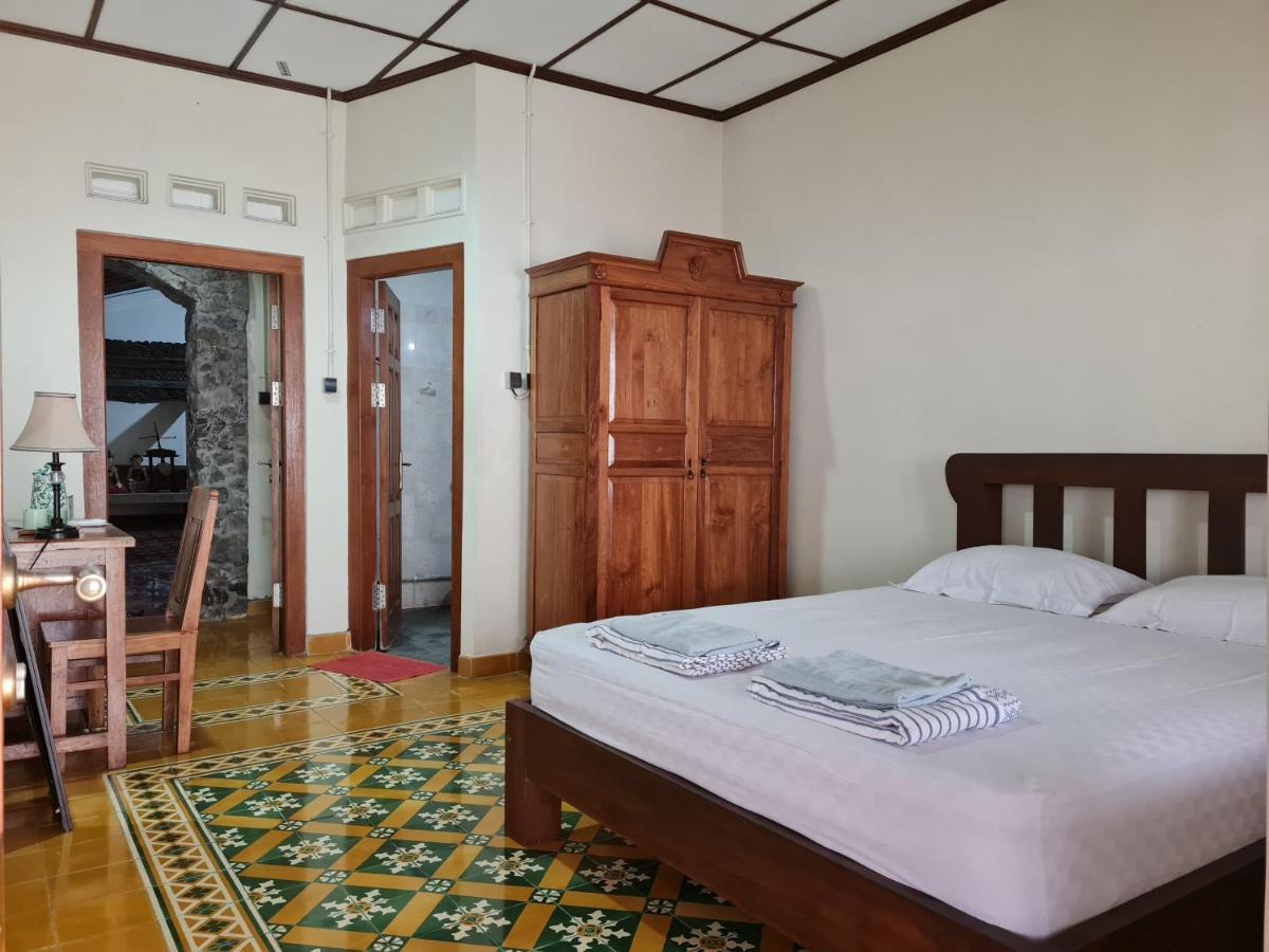 Omah Pitoe Yogya Homestay ยอกยาการ์ตา ภายนอก รูปภาพ