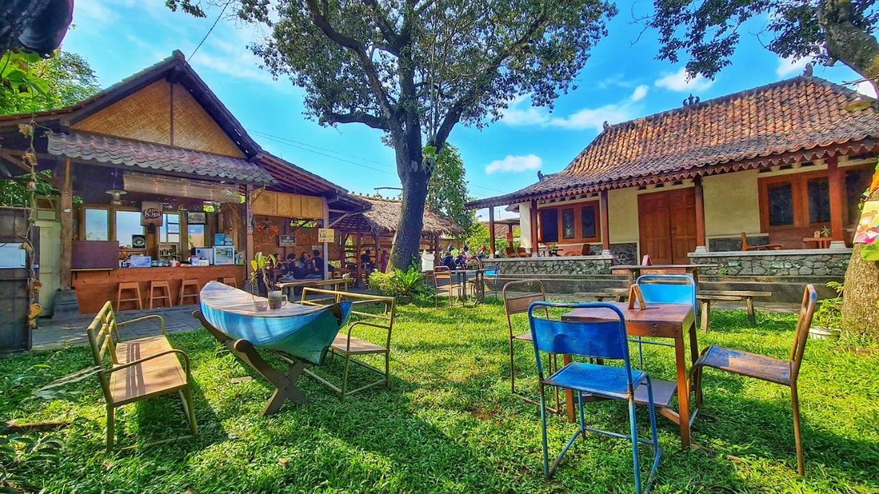 Omah Pitoe Yogya Homestay ยอกยาการ์ตา ภายนอก รูปภาพ