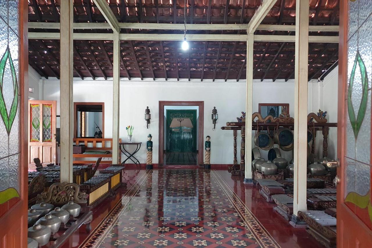 Omah Pitoe Yogya Homestay ยอกยาการ์ตา ภายนอก รูปภาพ