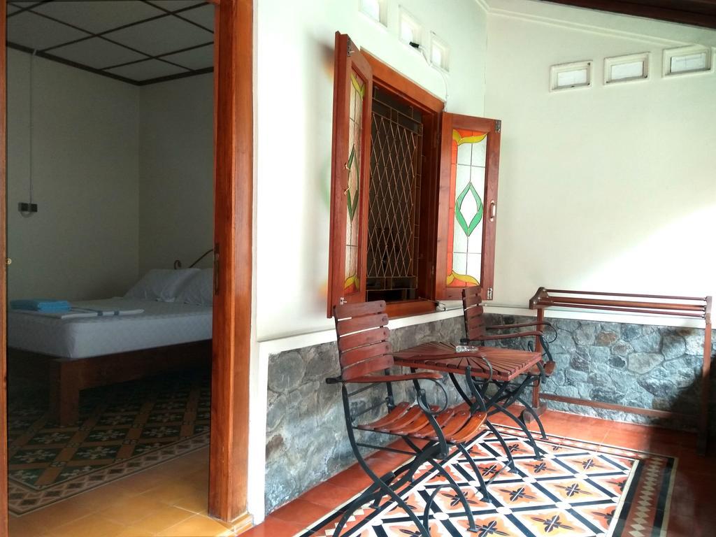 Omah Pitoe Yogya Homestay ยอกยาการ์ตา ภายนอก รูปภาพ
