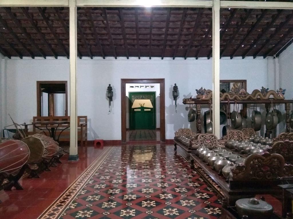 Omah Pitoe Yogya Homestay ยอกยาการ์ตา ภายนอก รูปภาพ