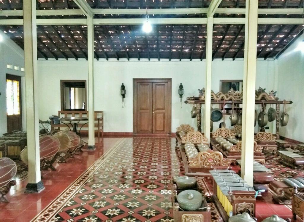 Omah Pitoe Yogya Homestay ยอกยาการ์ตา ภายนอก รูปภาพ