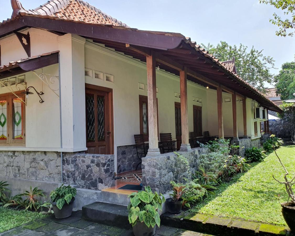 Omah Pitoe Yogya Homestay ยอกยาการ์ตา ภายนอก รูปภาพ